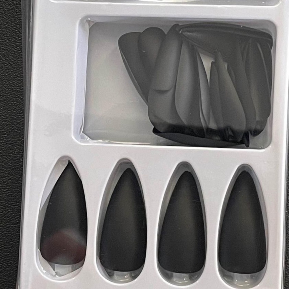 Press on Nails Stiletto Almond Medium Length